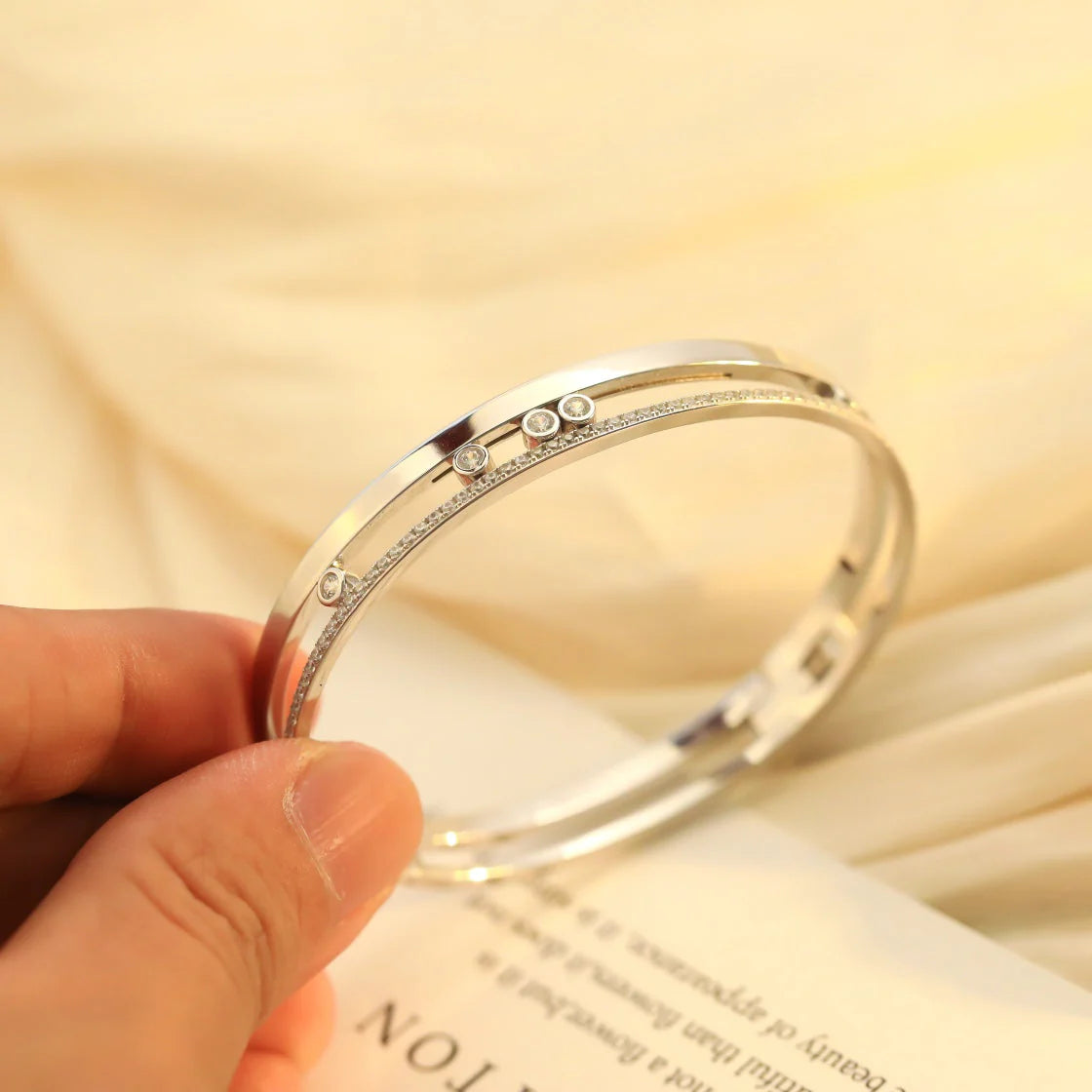 [LumiVibe]Move Romane Diamond Bangle Bracelet