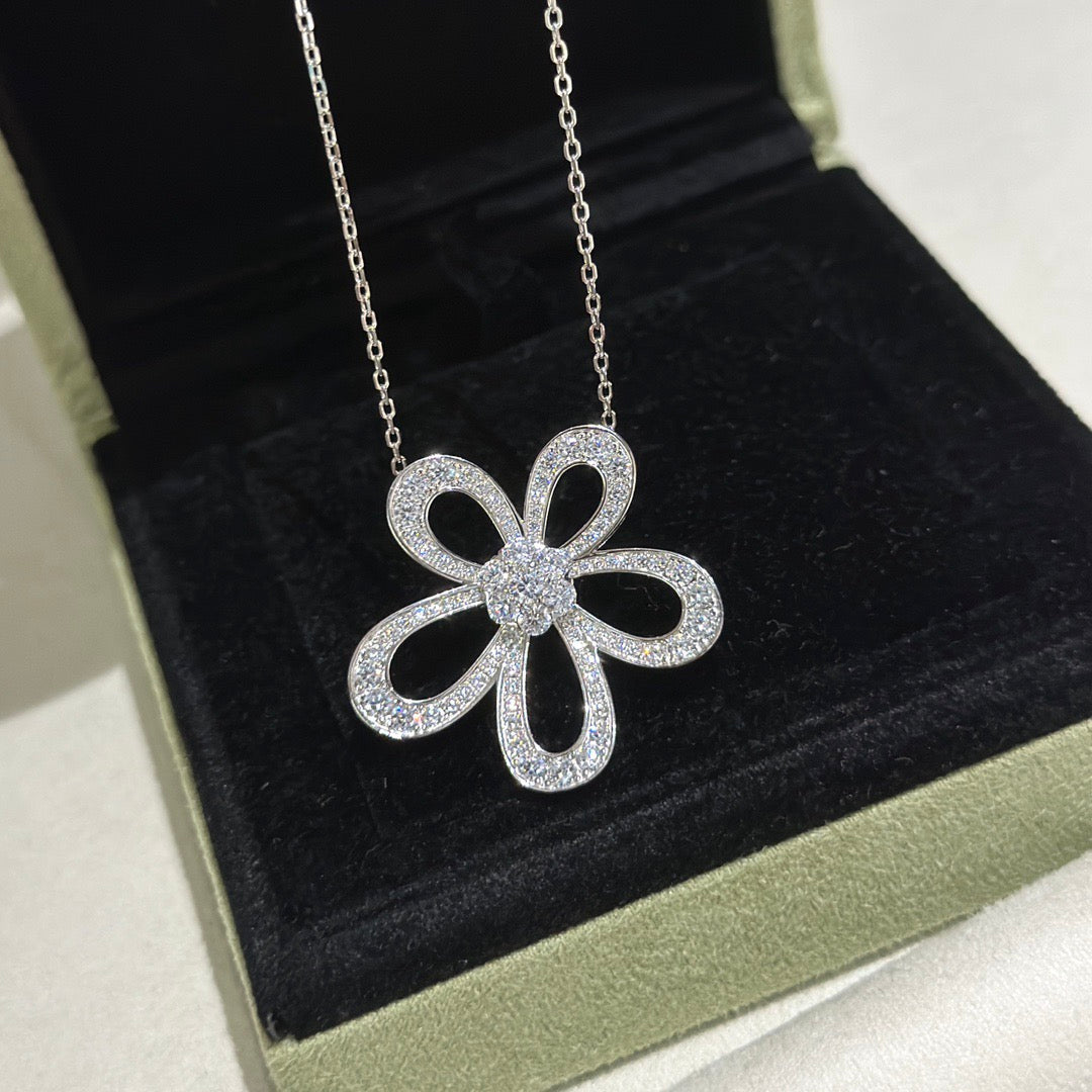 [LumiVibe]FLOWERLACE NECKLACE FULL DIAMONDS