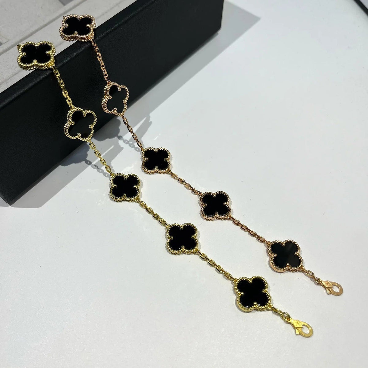 [LumiVibe] CLOVER 5 MOTIF ONYXS BRACELET COLLECTION