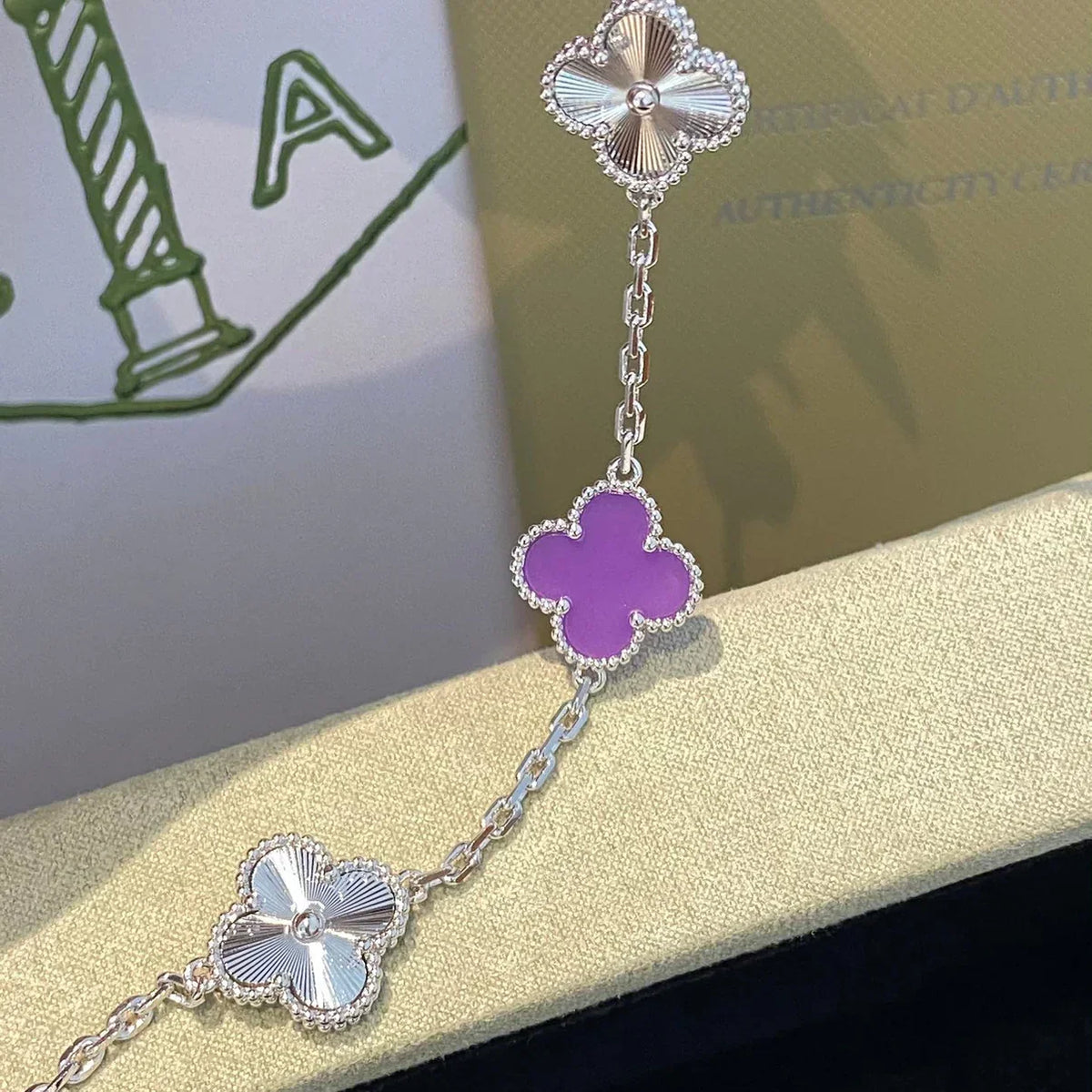 [LumiVibe] CLOVER 5 MOTIF VIOLET BRACELET COLLECTION