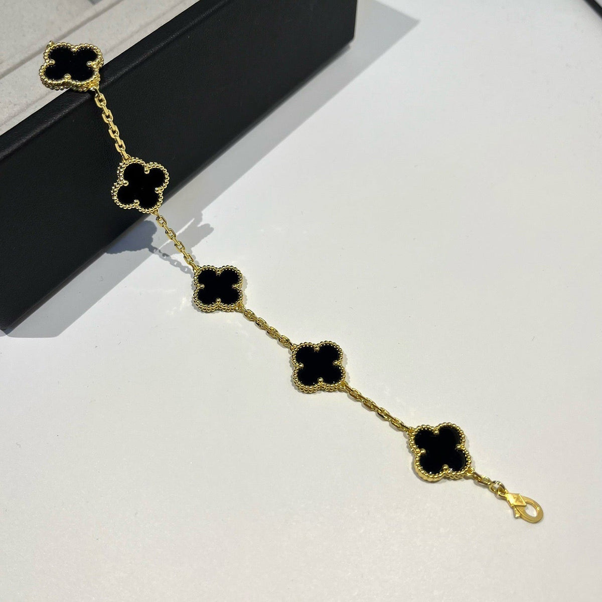 [LumiVibe] CLOVER 5 MOTIF ONYXS BRACELET COLLECTION