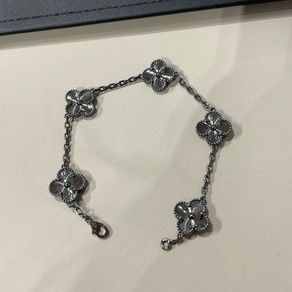 [LumiVibe]CLOVER 5 MOTIF BLACK BRACELET