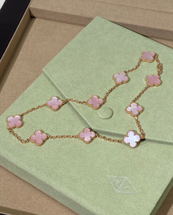 [LumiVibe Jewellery] Pink Necklace with Ten Clover Designs