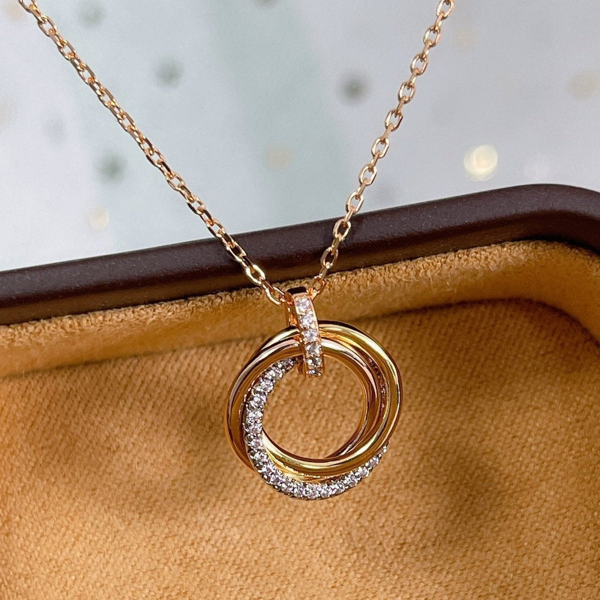 [LumiVibe]TRINITY NECKLACE SILVER GOLD PINK GOLD DIAMONDS