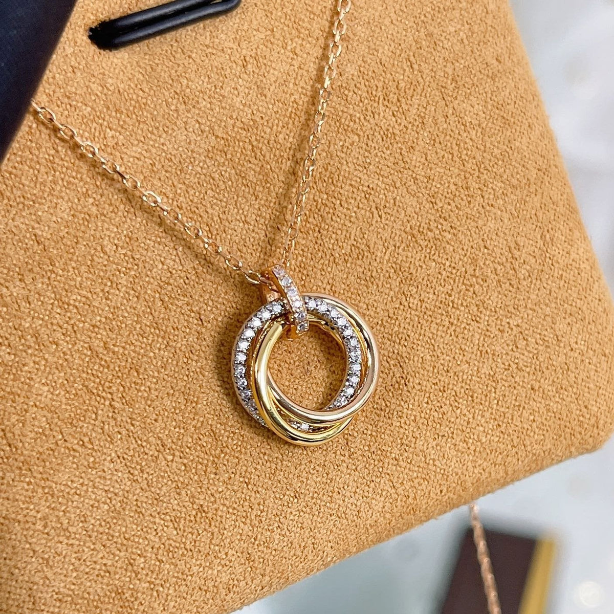 [LumiVibe]TRINITY NECKLACE SILVER GOLD PINK GOLD DIAMONDS