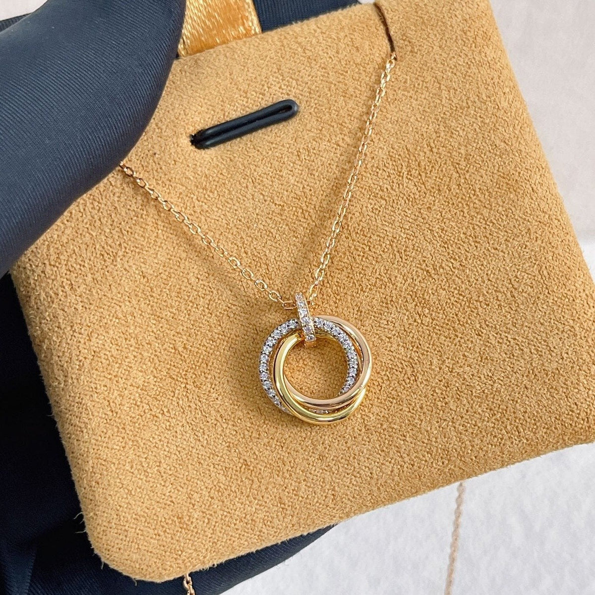 [LumiVibe]TRINITY NECKLACE SILVER GOLD PINK GOLD DIAMONDS
