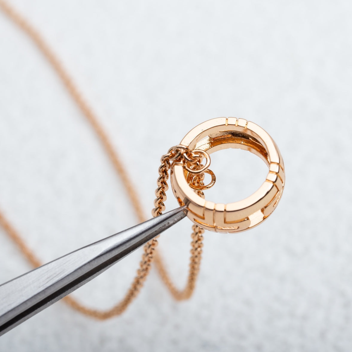 [LumiVibe]PARENTESI NECKLACE PINK GOLD