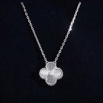 [LumiVibe]CLOVER  15MM DIAMOND LASER NECKLACE SILVER