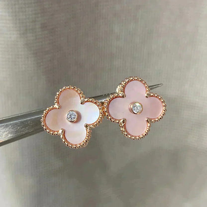[LumiVibe]CLOVER MEDIUM 1 MOTIFS  PINK MOP DIAMOND EARRINGS