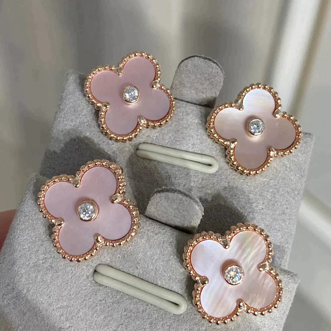 [LumiVibe]CLOVER MEDIUM 1 MOTIFS  PINK MOP DIAMOND EARRINGS