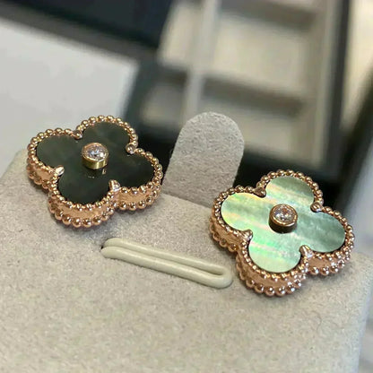[LumiVibe]CLOVER MEDIUM 1 MOTIFS GRAY MOP  DIAMOND EARRINGS
