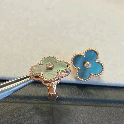 [LumiVibe]CLOVER MEDIUM 1 MOTIFS GRAY MOP  DIAMOND EARRINGS