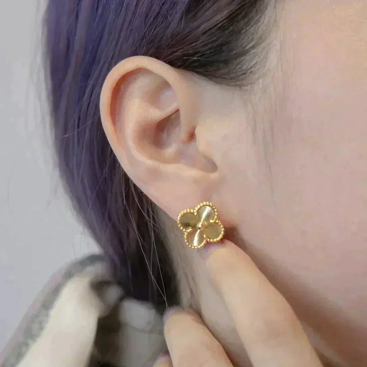 [LumiVibe]CLOVER MEDIUM 1 MOTIFS LASER EARRINGS