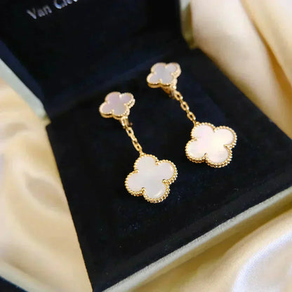 [LumiVibe]CLOVER 2 MOTIF WHITE MOP EARRINGS