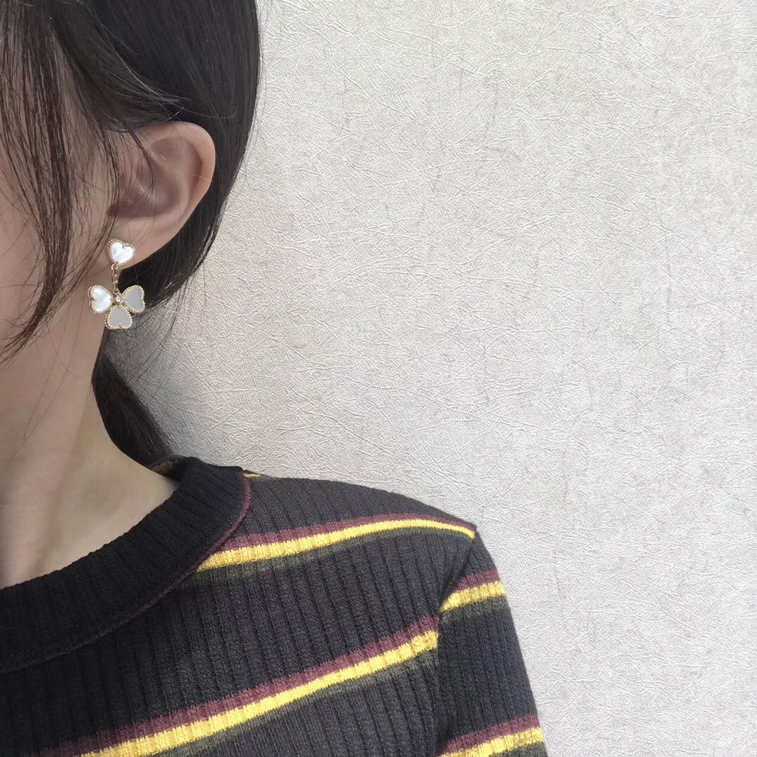 [LumiVibe]CLOVER SWEET WHITE MOP EARRINGS
