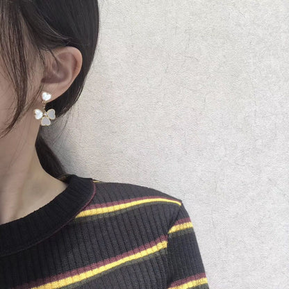 [LumiVibe]CLOVER SWEET WHITE MOP EARRINGS