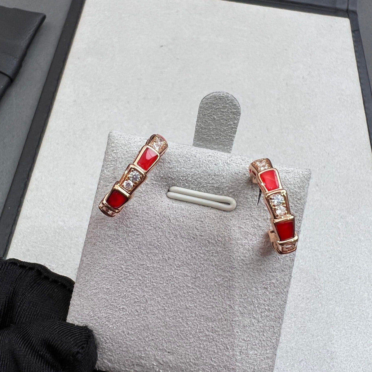 [LumiVibe]SERPENTI CARNELIAN PINK GOLD EARRINGS