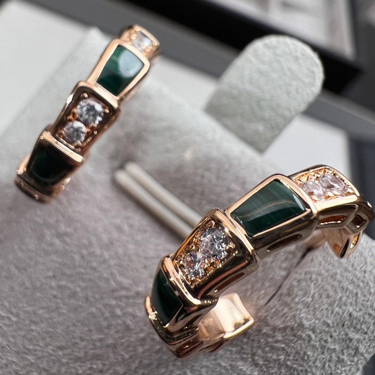 [LumiVibe]SERPENTI MALACHITE PINK GOLD EARRINGS