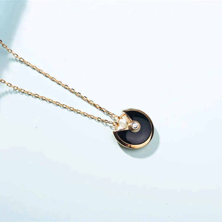 [LumiVibe]AMULETTE GOLD CARNELIAN ONYX NECKLACE