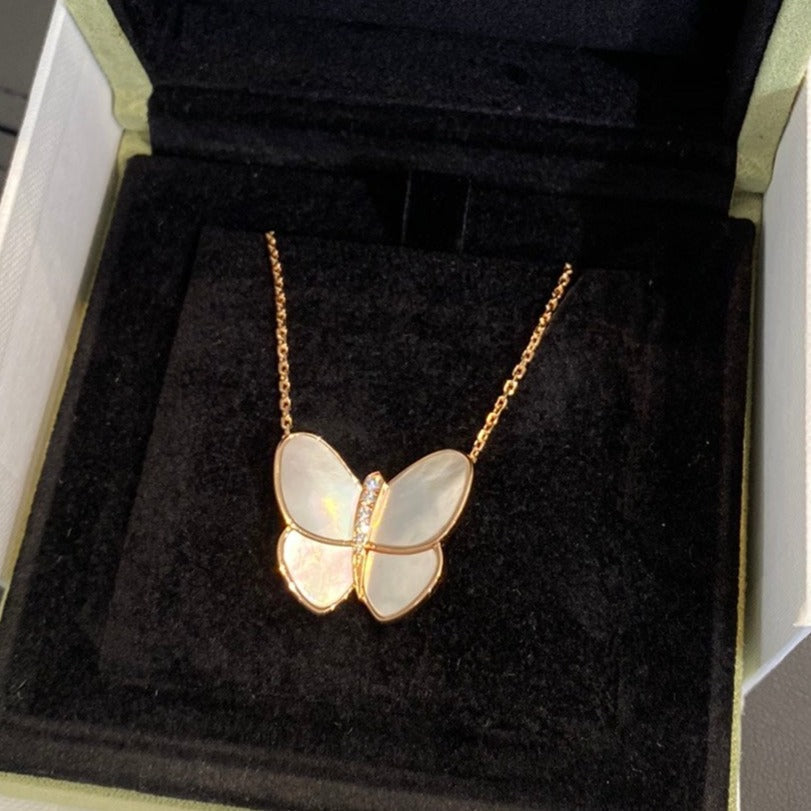 [LumiVibe]BUTTERFLY GOLD MOP DIAMOND NECKLACE