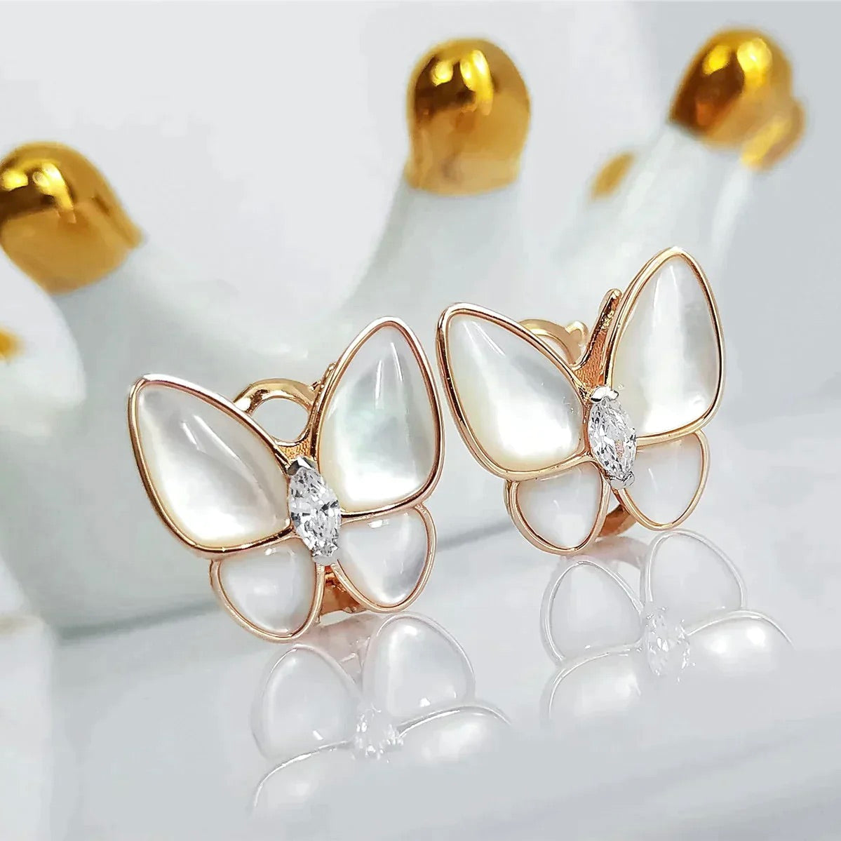[LumiVibe]BUTTERFLY MOP DIAMOND EARRINGS