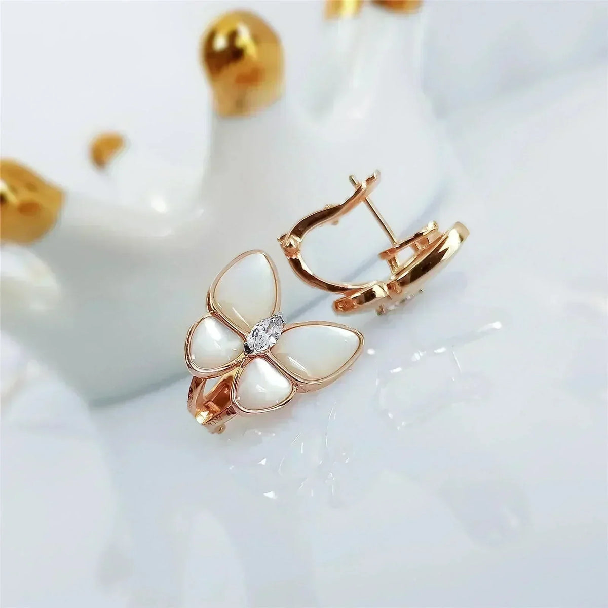 [LumiVibe]BUTTERFLY MOP DIAMOND EARRINGS