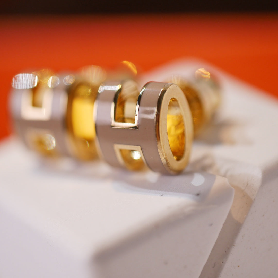 [LumiVibe]MINI POP H GOLD EARRINGS GREY