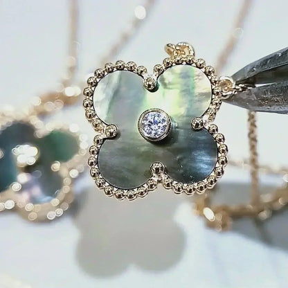 [LumiVibe]CLOVER 15MM DIAMOND AND MOTHER-OF-GREY NECKLACE