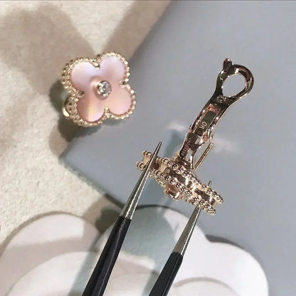 [LumiVibe]CLOVER MEDIUM 1 MOTIFS  PINK MOP DIAMOND EARRINGS