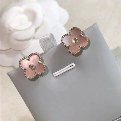 [LumiVibe]CLOVER MEDIUM 1 MOTIFS  PINK MOP DIAMOND EARRINGS