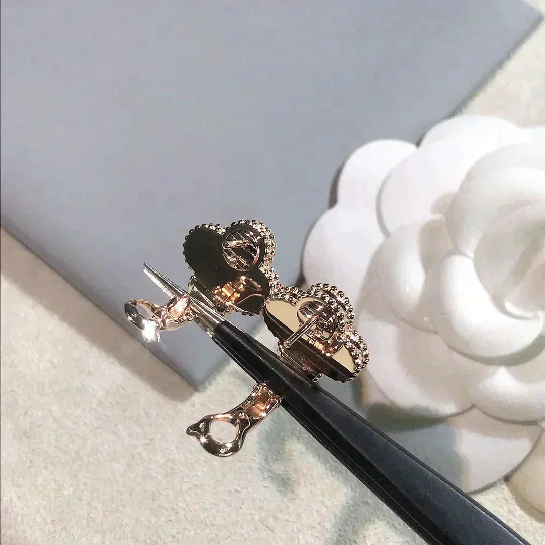 [LumiVibe]CLOVER MEDIUM 1 MOTIFS  PINK MOP DIAMOND EARRINGS