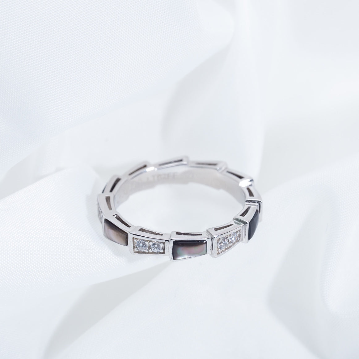 [LumiVibe]SERPENTI RING SILVER  DIAMOND BLACK MOP 3MM