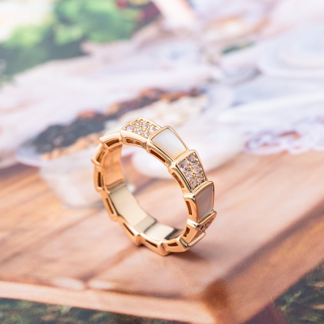 [LumiVibe]SERPENTI RING PINK GOLD MOP DIAMOND PAVED 4MM