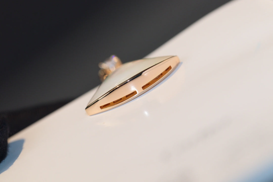 [LumiVibe]DREAM NECKLACE WHITE MOP PINK GOLD 1 DIAMOND