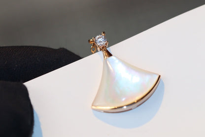 [LumiVibe]DREAM NECKLACE WHITE MOP PINK GOLD 1 DIAMOND