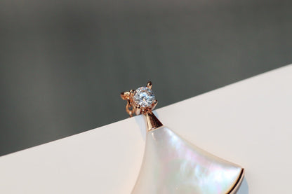 [LumiVibe]DREAM NECKLACE WHITE MOP PINK GOLD 1 DIAMOND