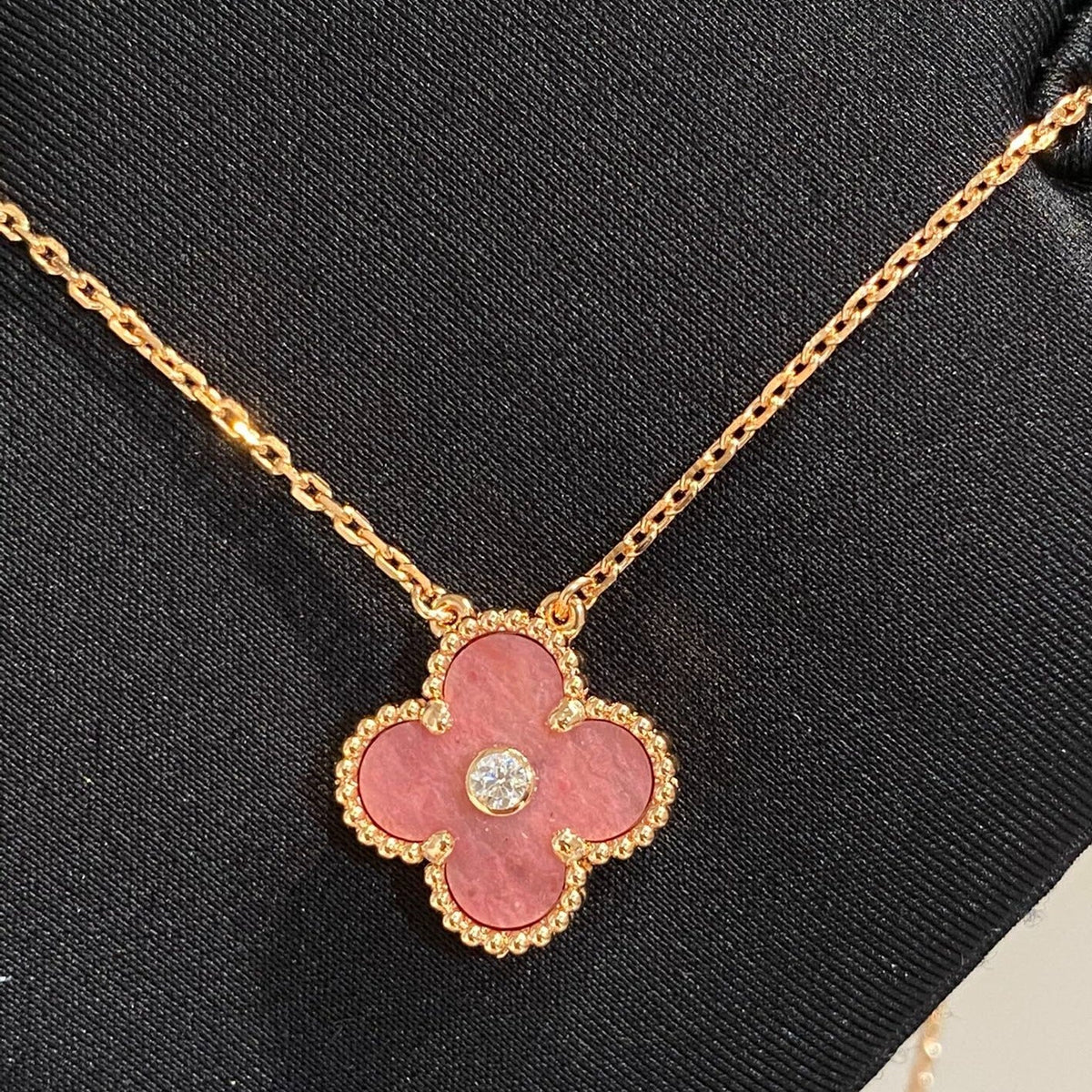 [LumiVibe]CLOVER 15MM DIAMOND RHODONITE NECKLACE