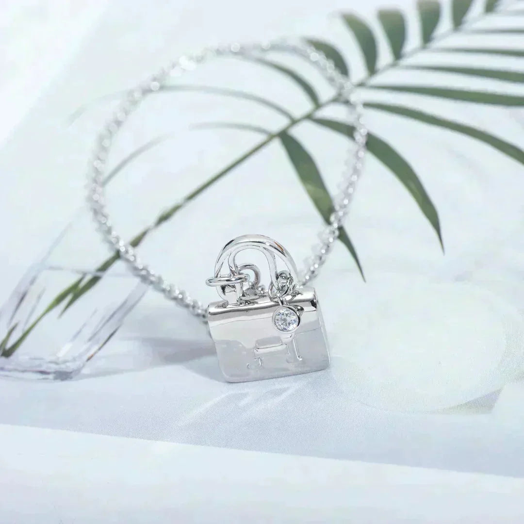 [LumiVibe]AMULETTE PEDANT SILVER NECKLACE