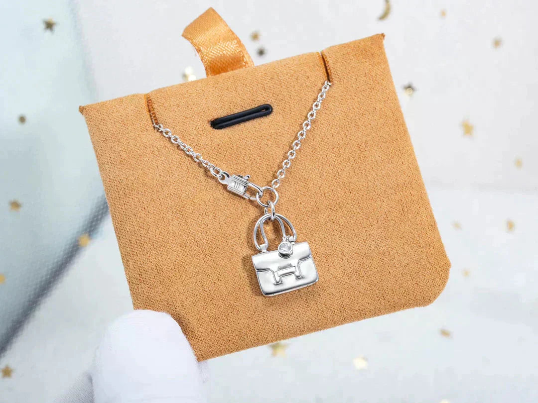 [LumiVibe]AMULETTE PEDANT SILVER NECKLACE