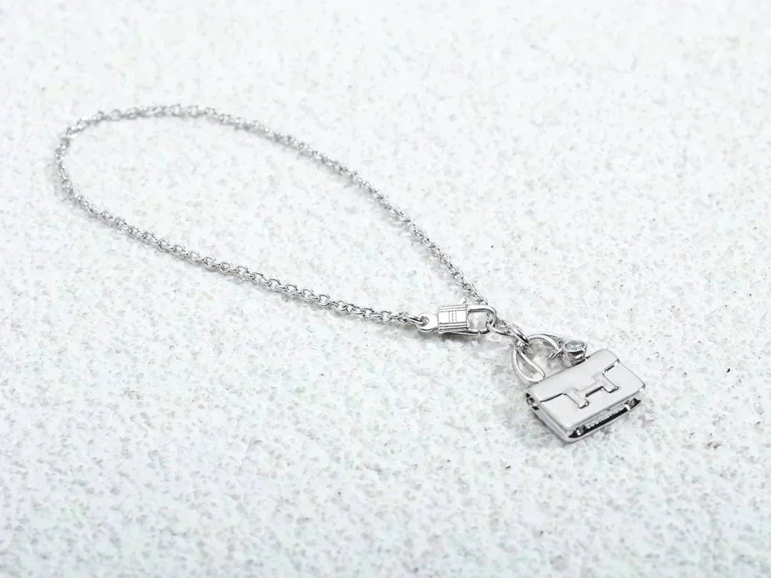 [LumiVibe]AMULETTE PEDANT SILVER NECKLACE