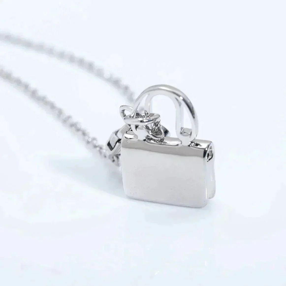 [LumiVibe]AMULETTE PEDANT SILVER NECKLACE