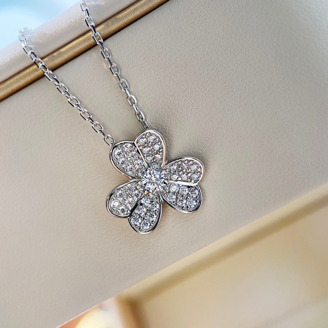 [LumiVibe]CLOVER DIAMOND NECKLACE SILVER