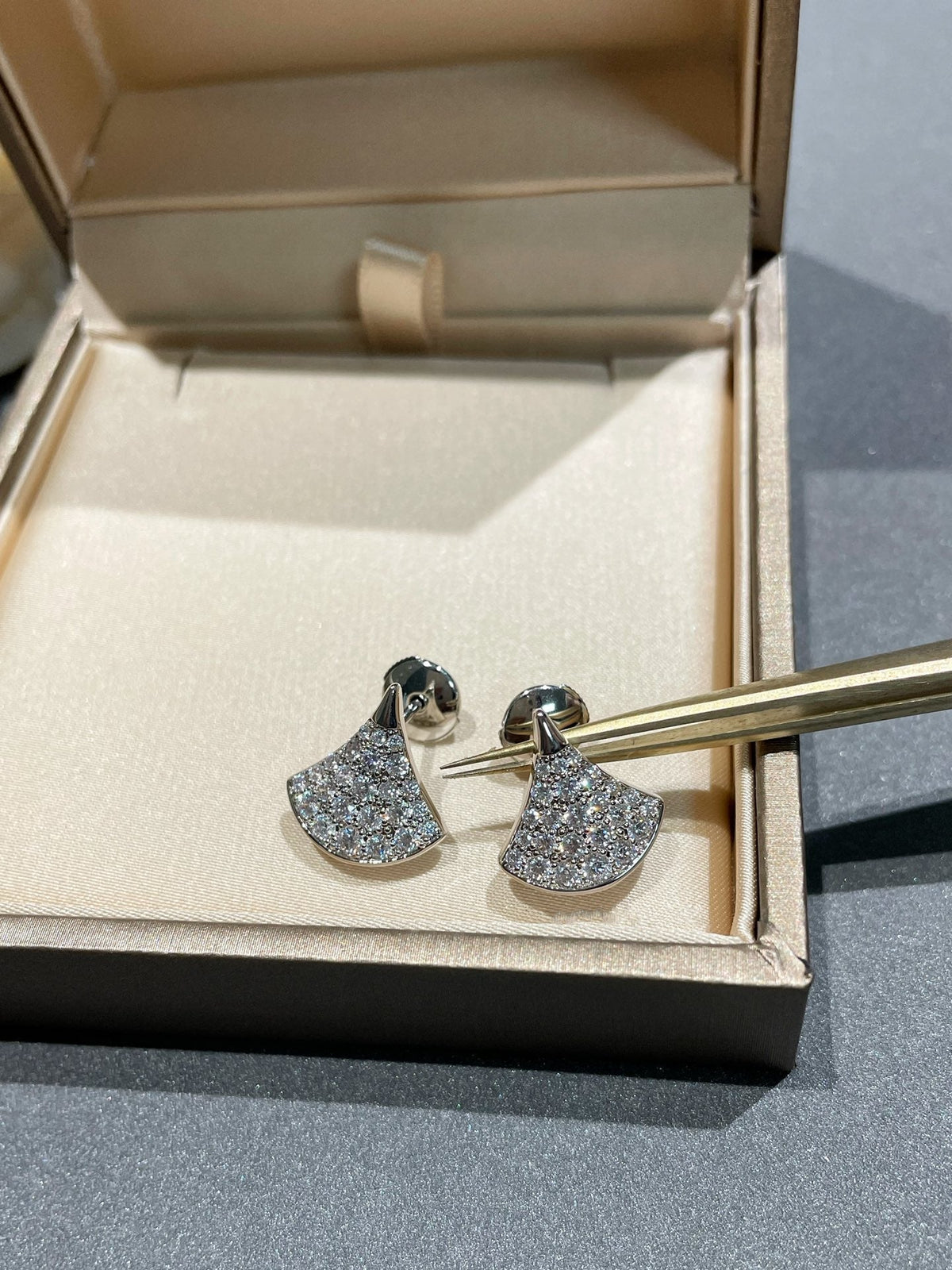 [LumiVibe]DREAM STUD EARRINGS DIAMOND