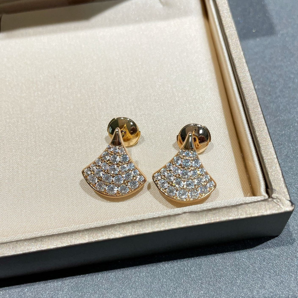 [LumiVibe]DREAM STUD EARRINGS DIAMOND