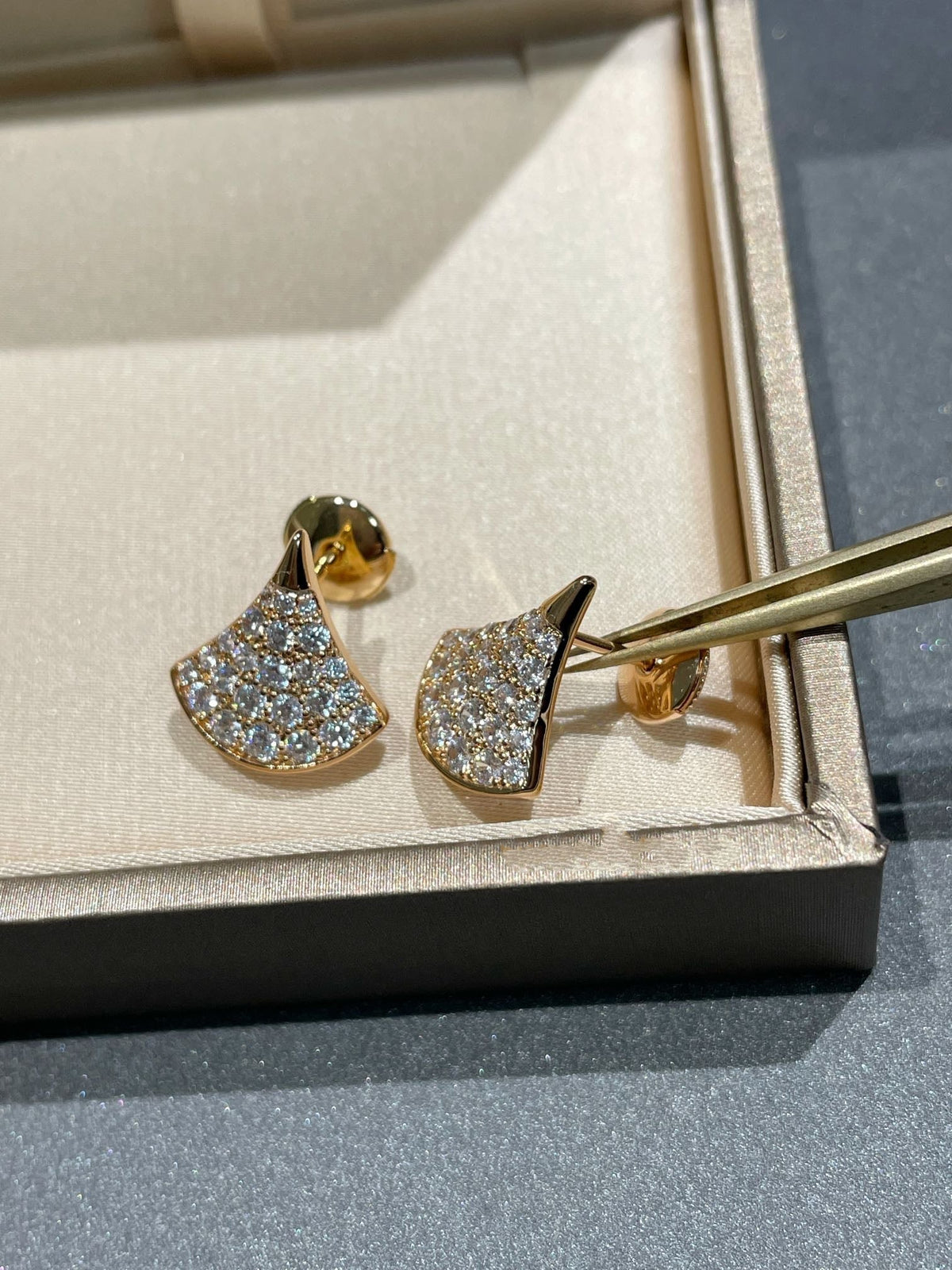 [LumiVibe]DREAM STUD EARRINGS DIAMOND
