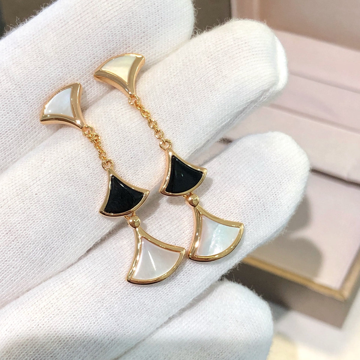 [LumiVibe]DREAM EARRINGS 3 MOTIFS ONYX MOP PINK GOLD