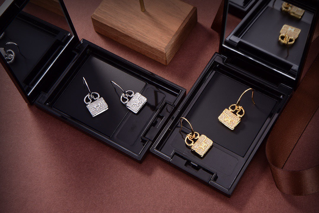 [LumiVibe]KELLY DIAMOND EARRINGS
