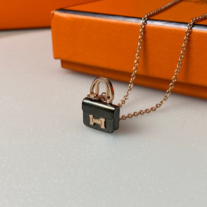[LumiVibe]CONSTANCE BLACK PEDANT PINK GOLD NECKLACE