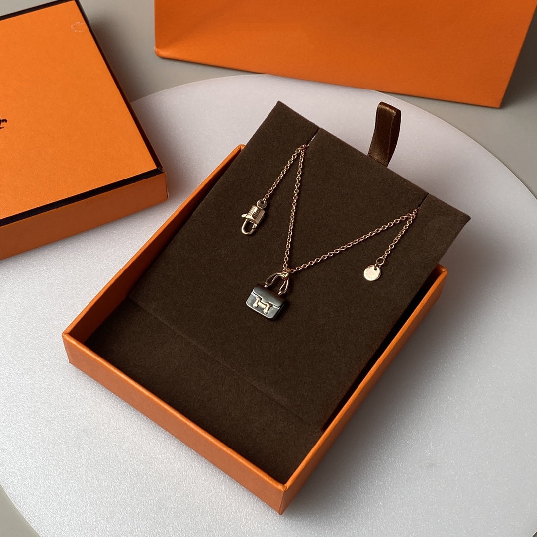 [LumiVibe]CONSTANCE BLACK PEDANT PINK GOLD NECKLACE