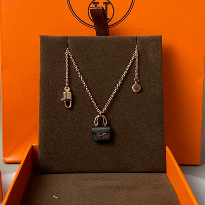 [LumiVibe]CONSTANCE BLACK PEDANT PINK GOLD NECKLACE